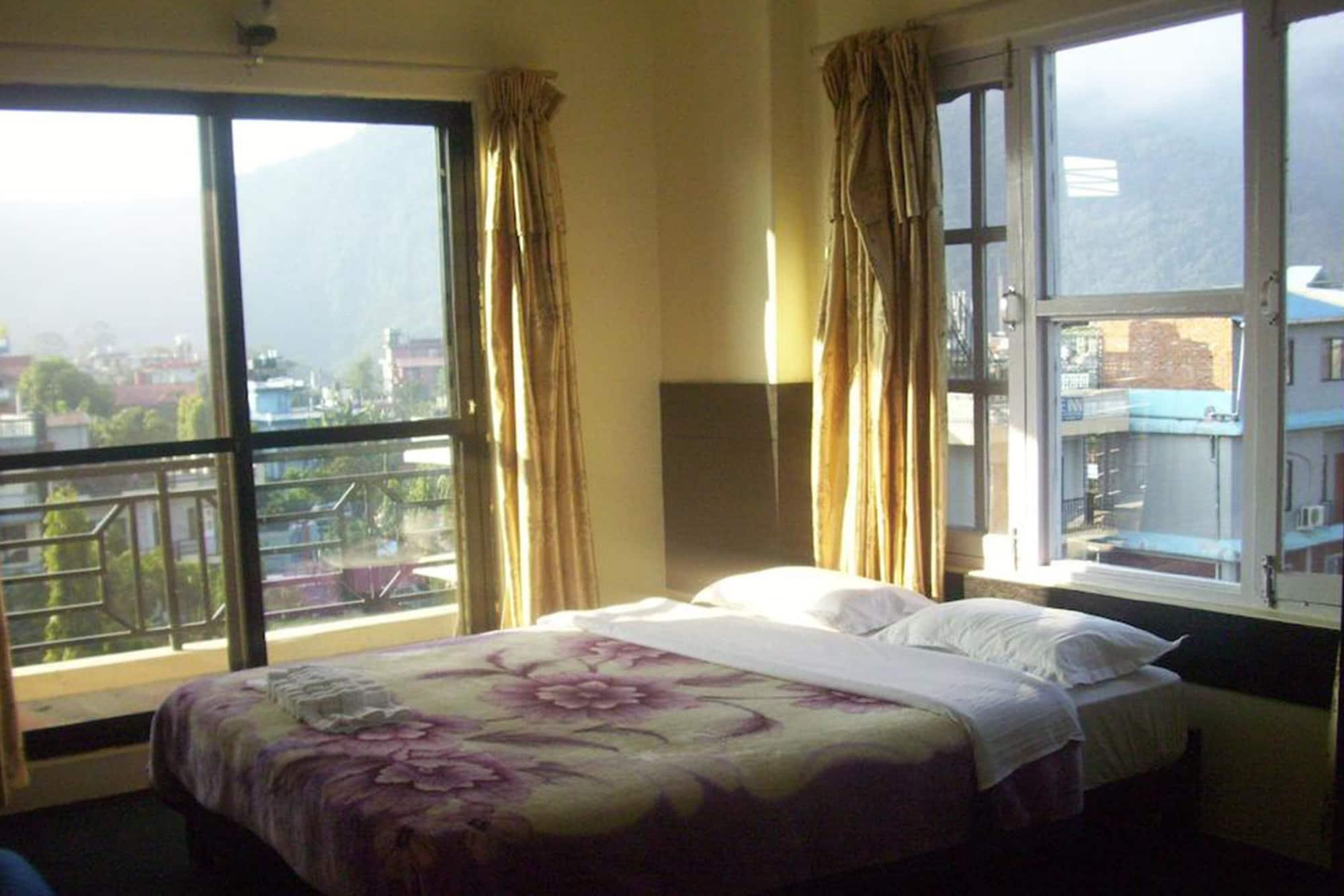 Hotel The Billabong Garden Pokhara Dış mekan fotoğraf