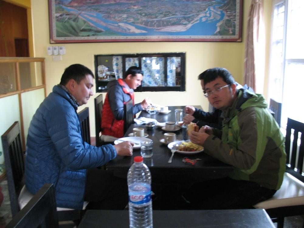 Hotel The Billabong Garden Pokhara Dış mekan fotoğraf