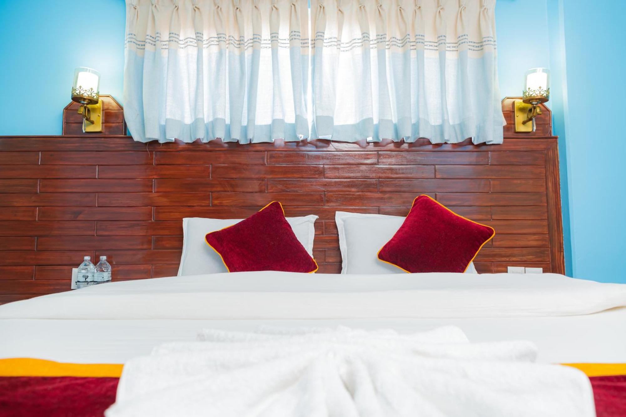 Hotel The Billabong Garden Pokhara Dış mekan fotoğraf