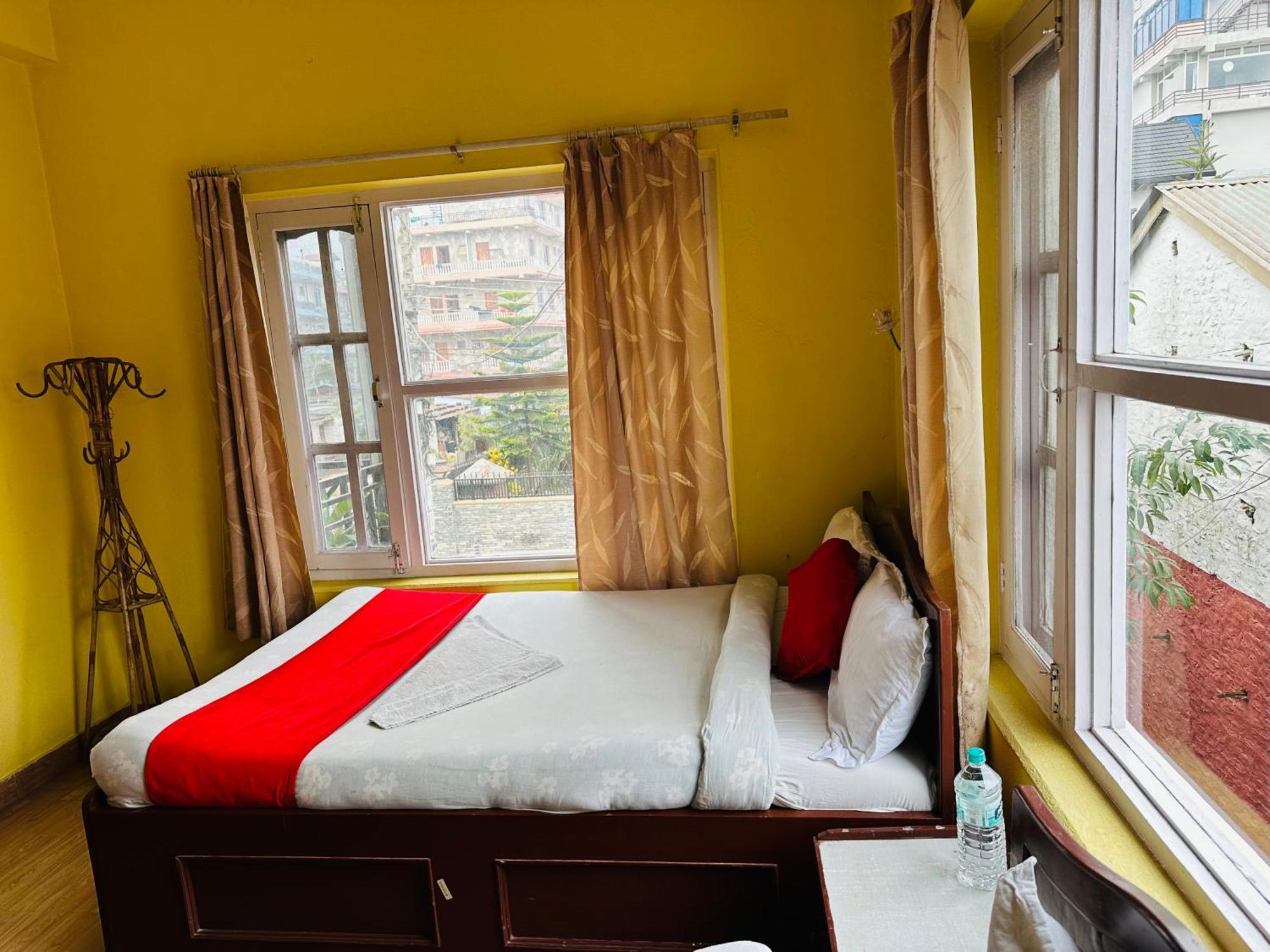 Hotel The Billabong Garden Pokhara Dış mekan fotoğraf